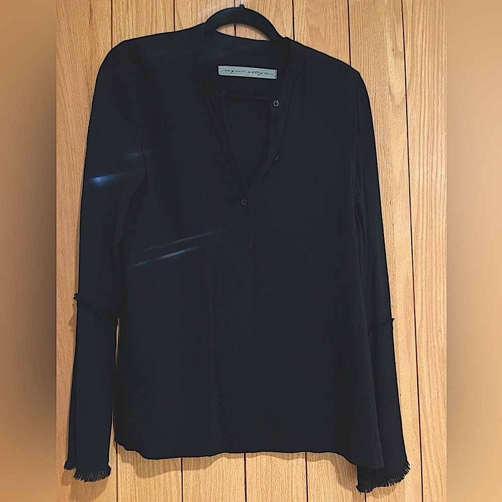 Raquel Allegra bell sleeve crepe top